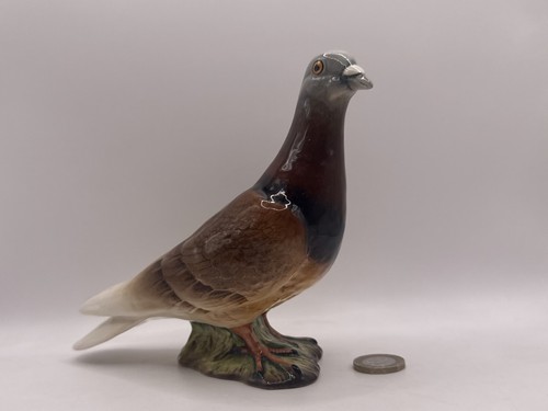 Beswick pigeon two stripes - pigeon,