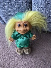 RUSS PETER PAN STORYBOOK TROLL IN GREEN OUTFIT WITH HAT & SHOES!*RARE, SO CUTE!*