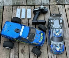 Robitronic Stinger 1/10 2wd Stadium R/C Truck Shed Find Plus Accessories Photos