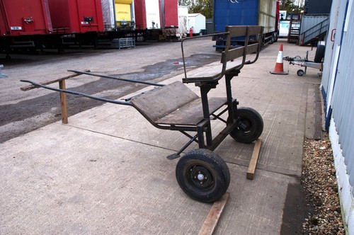 Horse drawn gig for single - drawn,