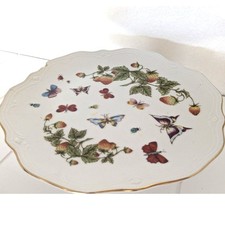 Lenwile Ardalt pedestal cake