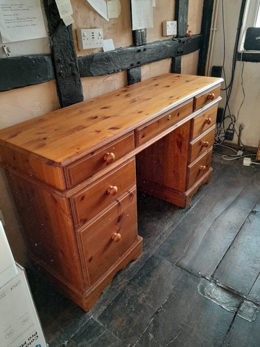 Sturdy solid wooden desk - wooden, –