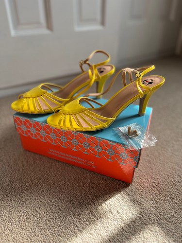 Banned retro kitten heel