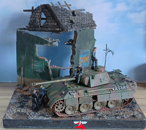 Panther tank figures on - tank,