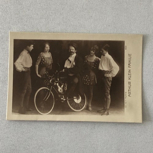 Circus performer clown - clown, on