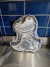 WILTON DINOSAUR NON STICK CAKE