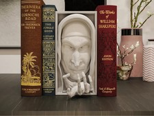 Valak The Nun Book Nook –