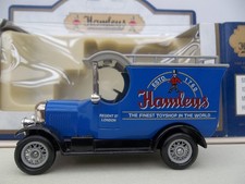 Lledo Days Gone - Hamleys - DG 50002 −1926 Bull Nose Morris Van