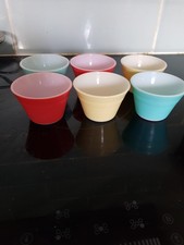Pyrex ramekin dishes three