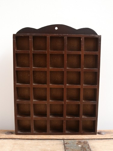 Vintage curio display - display, /