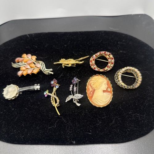 Lot vintage pins and - vintage,