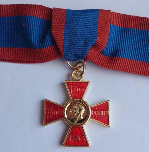 Royal red cross replica - red,