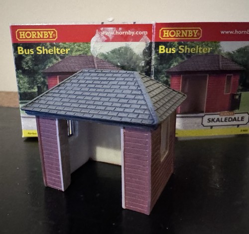 Hornby r9800 bus shelter boxed - hornby,