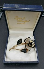 Brooch Mother of Pearl Petal