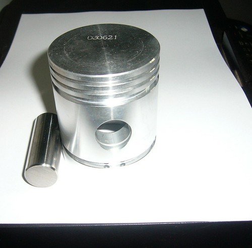 Piston with compressor - piston,