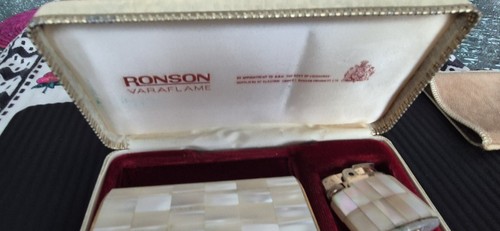 Vintage mother pearl ronson - of,