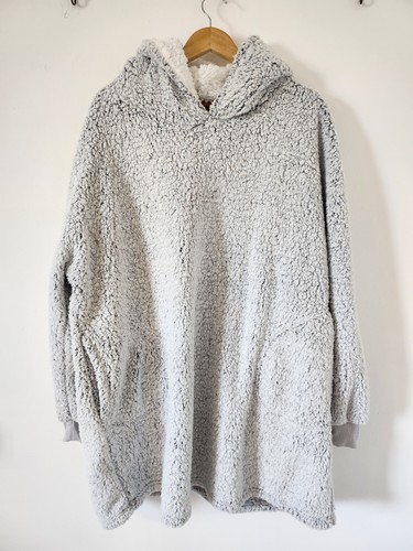Light grey hooded snuddie - light,
