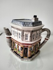 Rare Vintage Annie Rowe Large Collectable Tea Pot “The Queen Victoria “