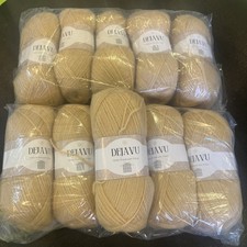 Deja Vu beige fluffy 4ply