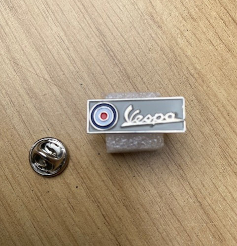 Vespa pin badge - pin,