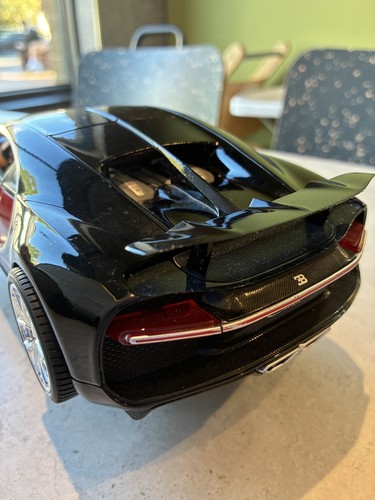 Bugatti chiron red black - chiron, red-black