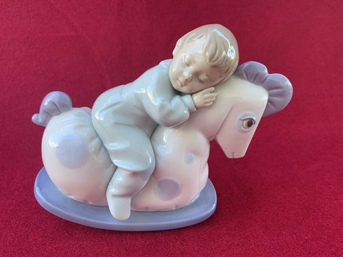 Nao lladro rock me - by,