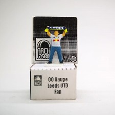 OO Gauge 1:76 Football Fan