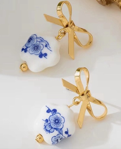 Elegant porcelain pendant - elegant,