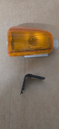 Offside indicator lamp - /,