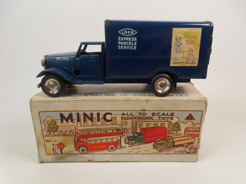 Tri ang minic - lner, delivery