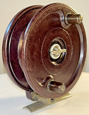 Centrepin Bakelite Trotting