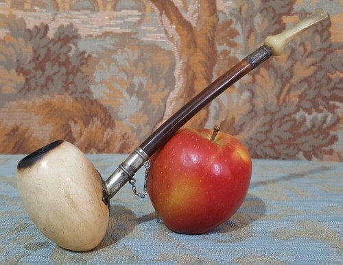 Antique smokers pipe - antique,