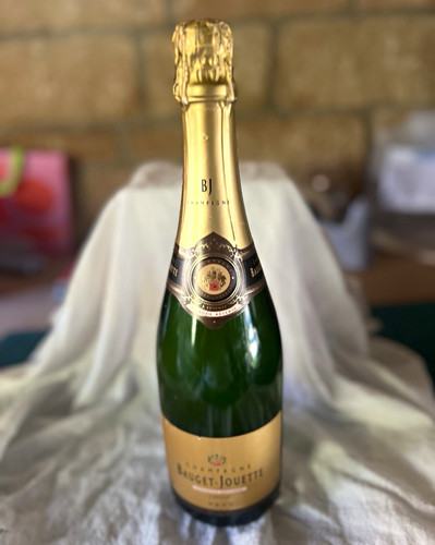 Champagne bottle safe