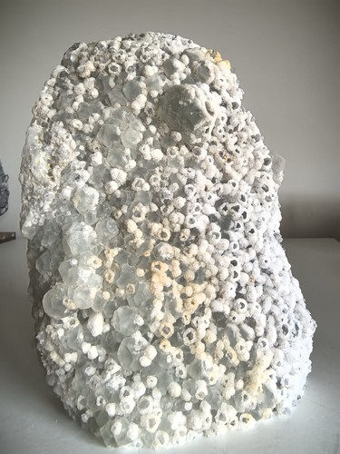 Large fluorescent fluorite - large,