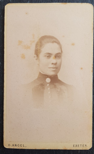 Young woman exeter - woman, early/mid