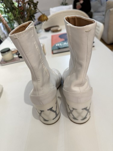Maison margiela holographic - maison,