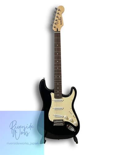 Mint black stratocaster type - black,