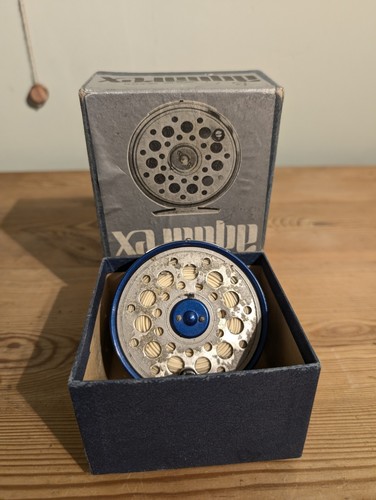 Vintage square 350s - vintage, fishing