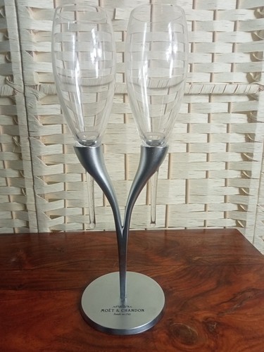 Moet chandon pair - moet,