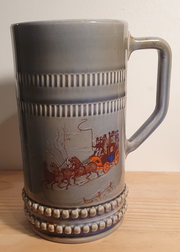 Irish wade mourne ware - 1, pint