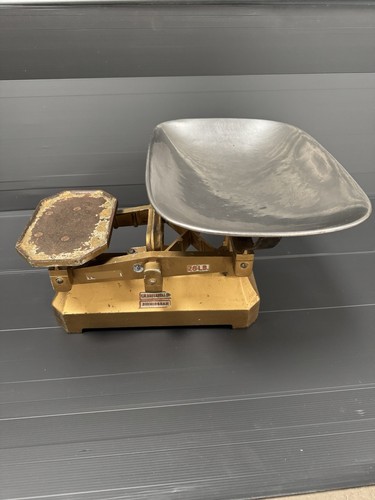 Vintage weighing scales w - weighing, c