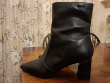 Womens DKNY black Heeled boots