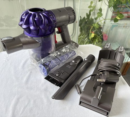 Dyson animal vacuum - v6,