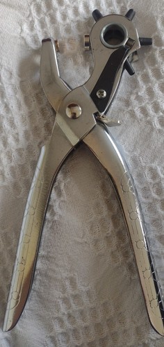 Vintage six hole adjustable