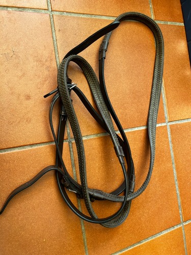 Rubber grip reins