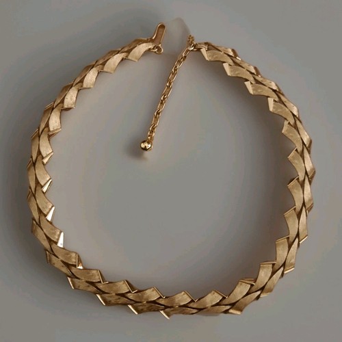 Vintage trifari gold plated - gold,