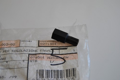 Headlight adjuster insert - headlight,