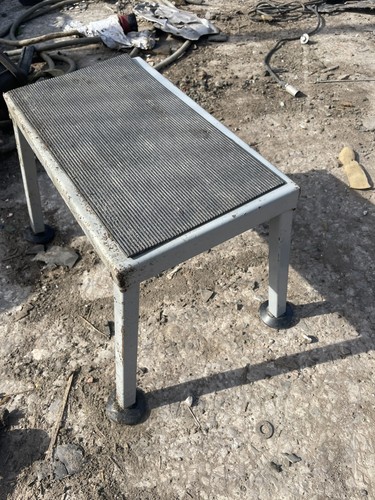 Caravan metal step - , well