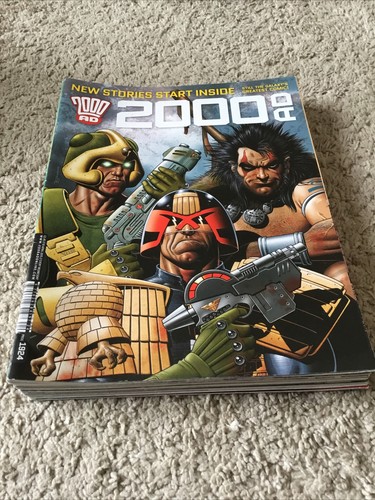 2000ad judge dredd magazines - dredd,