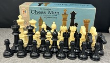 Milton Bradley Chess Men 32 Piece Plastic Set Staunton Design 4807 Vintage 1969